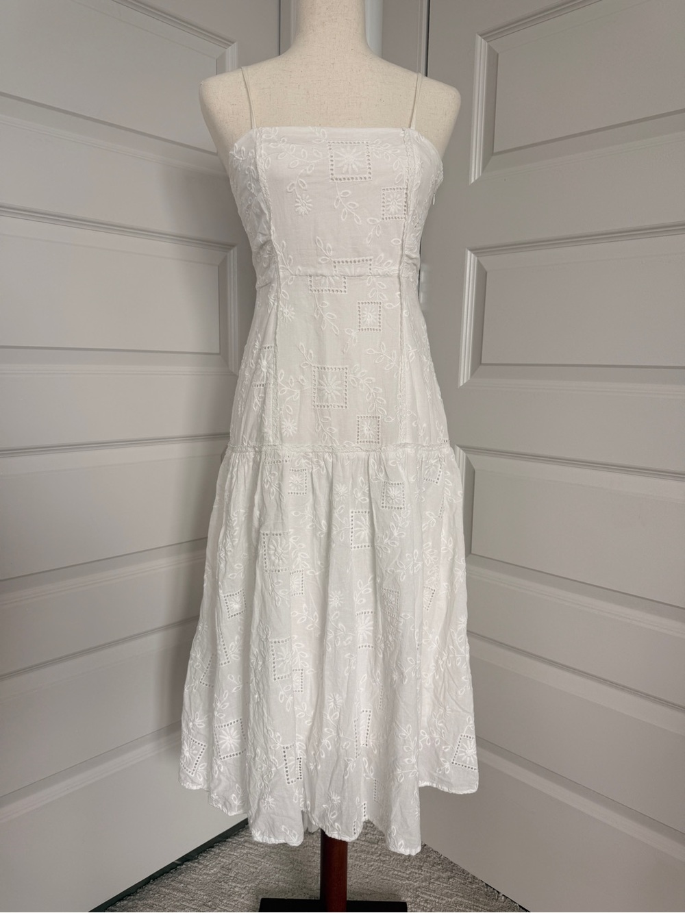 White Cotton Embroidered Flapper Style Midi Dress